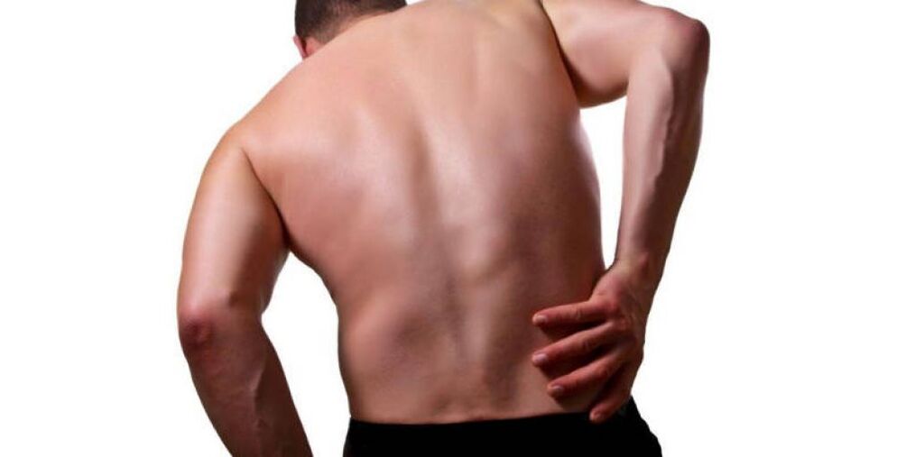 El dolor en la región lumbar derecha suele ser causado por daño a los órganos internos. 